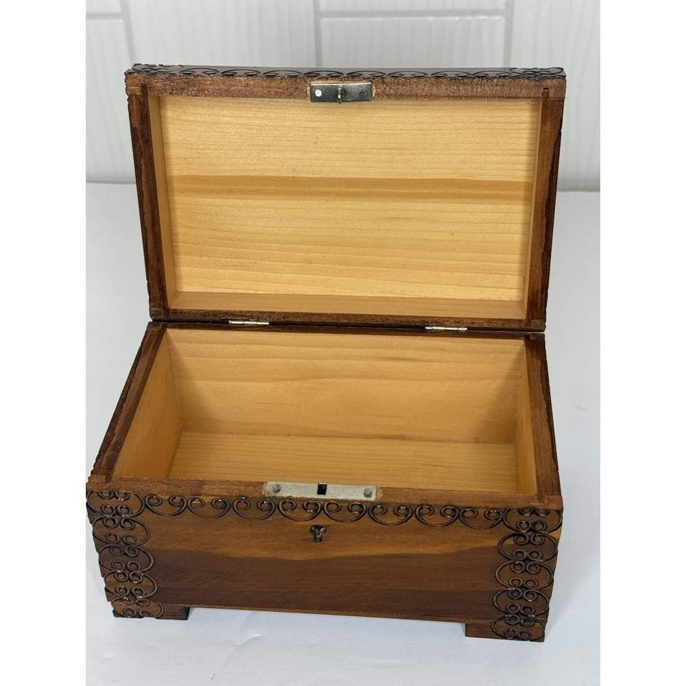 Vintage Polish Pyrography Wooden Box Folk Art Trunk Keepsake Chest 1981 Poland - Picture 9 of 15